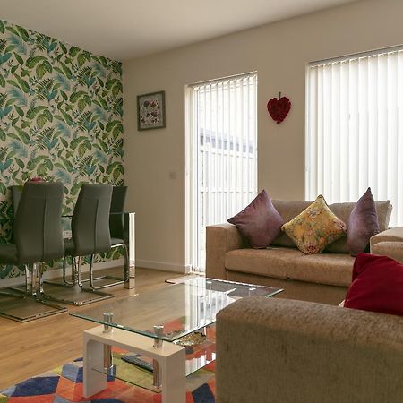 Modern & Exquisite Trumpington Townhouse With Parking & 5 Mins To Papworth Hospital كامبريدج المظهر الخارجي الصورة