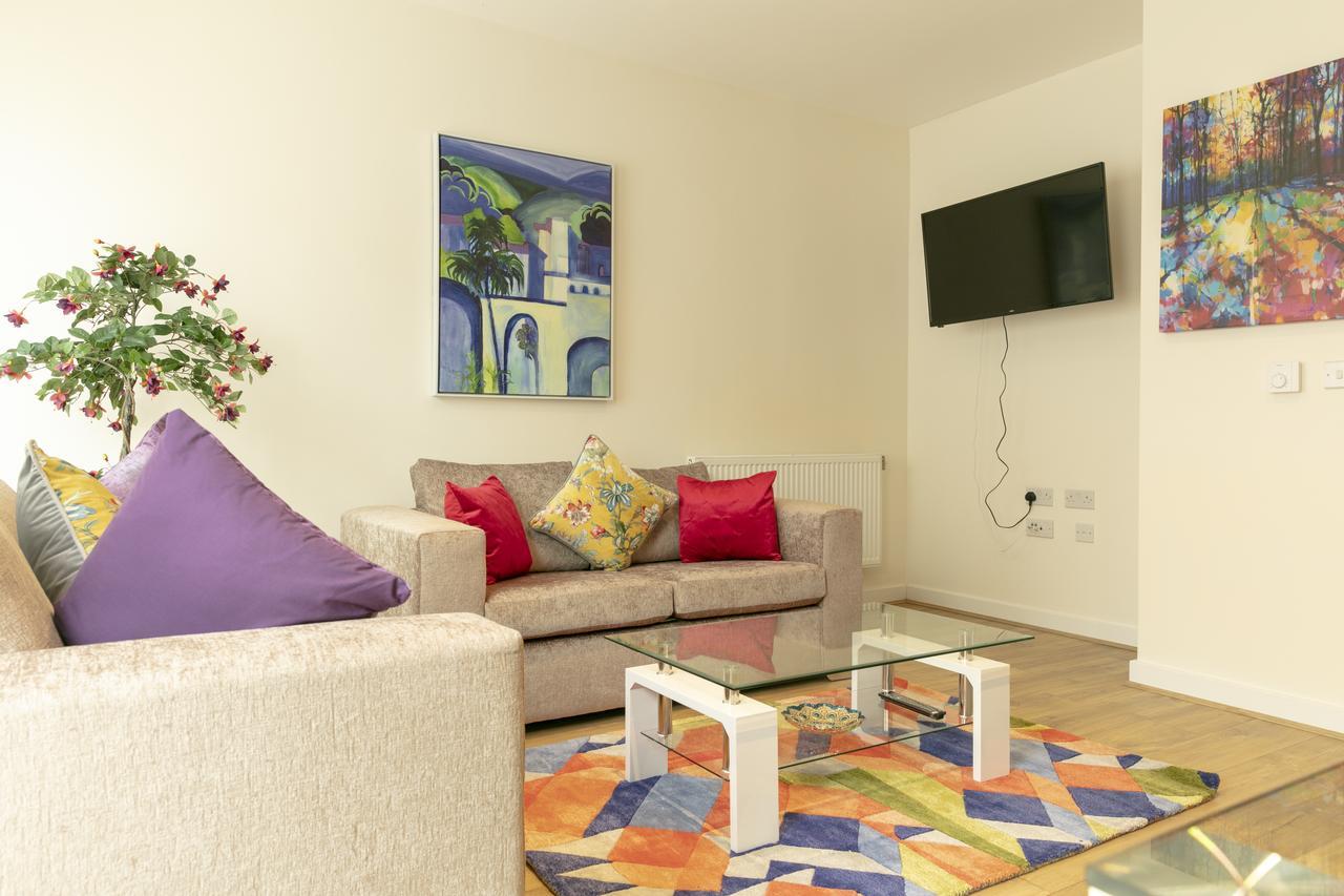 Modern & Exquisite Trumpington Townhouse With Parking & 5 Mins To Papworth Hospital كامبريدج المظهر الخارجي الصورة