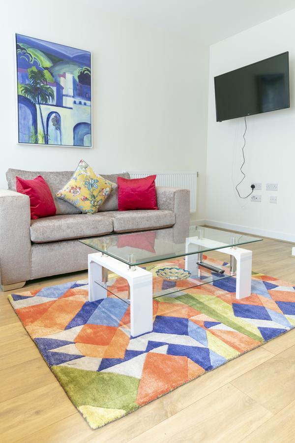 Modern & Exquisite Trumpington Townhouse With Parking & 5 Mins To Papworth Hospital كامبريدج المظهر الخارجي الصورة