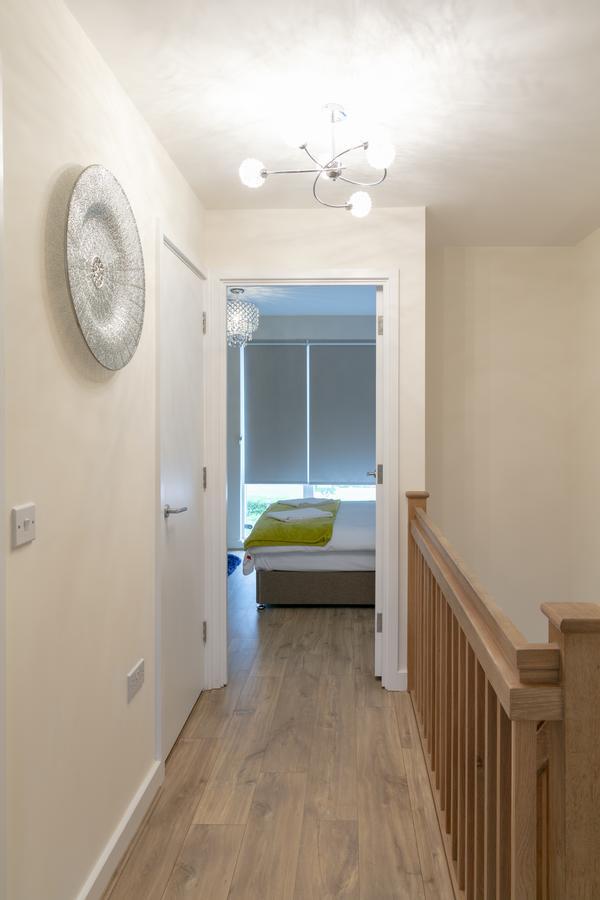 Modern & Exquisite Trumpington Townhouse With Parking & 5 Mins To Papworth Hospital كامبريدج المظهر الخارجي الصورة