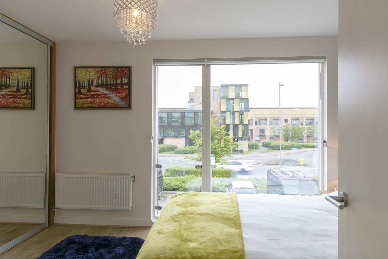 Modern & Exquisite Trumpington Townhouse With Parking & 5 Mins To Papworth Hospital كامبريدج المظهر الخارجي الصورة