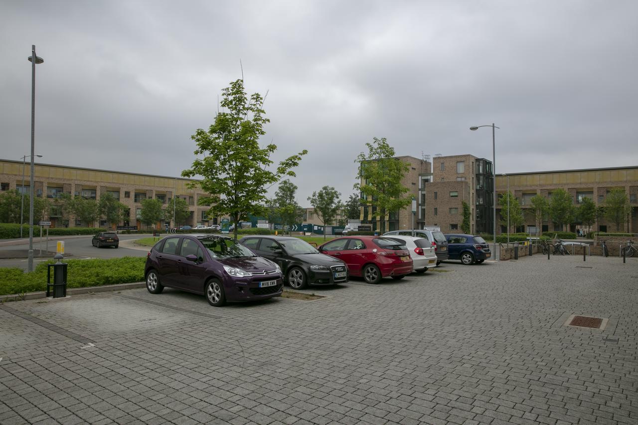 Modern & Exquisite Trumpington Townhouse With Parking & 5 Mins To Papworth Hospital كامبريدج المظهر الخارجي الصورة