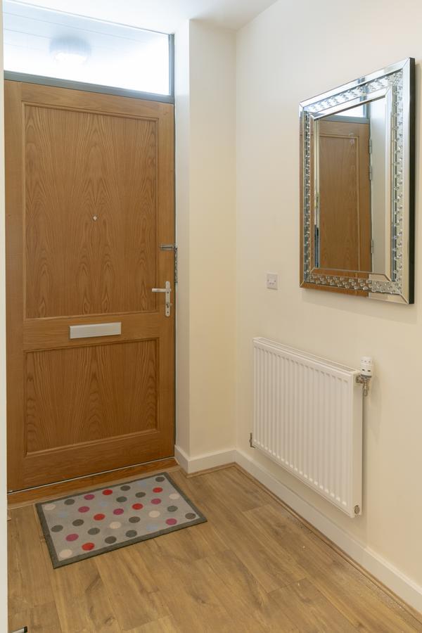 Modern & Exquisite Trumpington Townhouse With Parking & 5 Mins To Papworth Hospital كامبريدج المظهر الخارجي الصورة