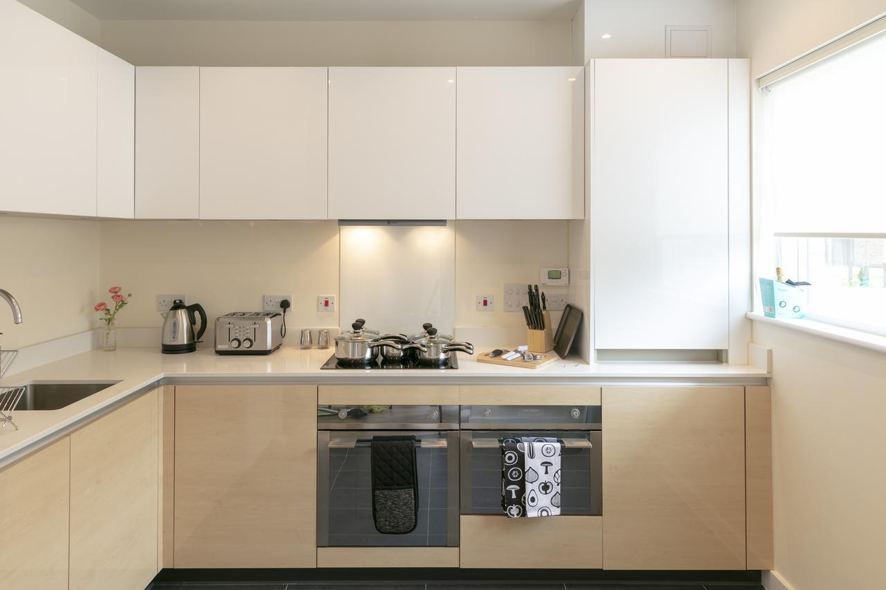 Modern & Exquisite Trumpington Townhouse With Parking & 5 Mins To Papworth Hospital كامبريدج المظهر الخارجي الصورة