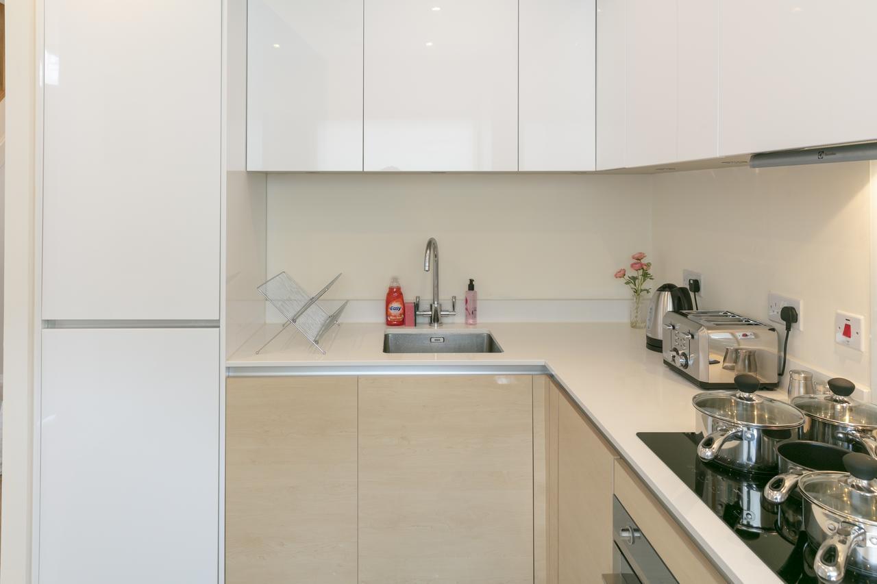 Modern & Exquisite Trumpington Townhouse With Parking & 5 Mins To Papworth Hospital كامبريدج المظهر الخارجي الصورة
