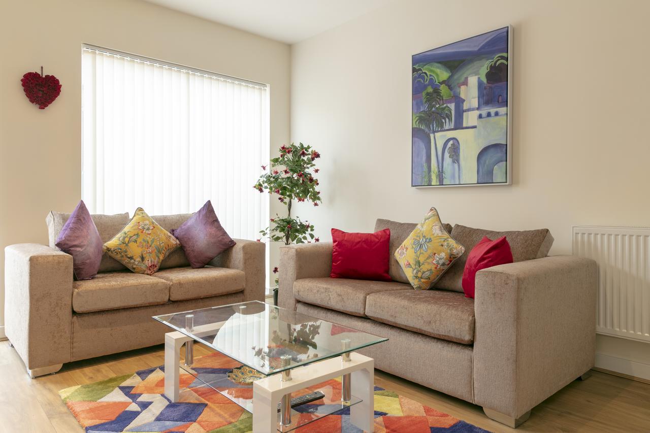 Modern & Exquisite Trumpington Townhouse With Parking & 5 Mins To Papworth Hospital كامبريدج المظهر الخارجي الصورة